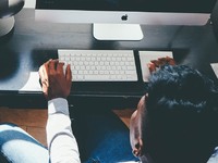 Ανήλικα κορίτσια στα δίχτυα του Dark Web...