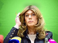 Γερμανία: Στη Μπούντεσταγκ η πρώτη τρανσ...