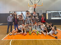 Η ομάδα μπάσκετ της Αναγέννησης διαπρέπε...