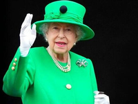 Αλλάζουν Εθνικός Ύμνος και νομίσματα μετ...