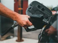 Καύσιμα: «Ράλι» ανόδου στην τιμή της βεν...