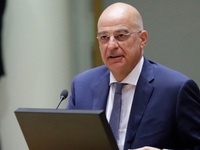 Στο Βερολίνο ο Δένδιας για το άτυπο δείπ...