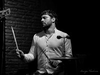 Ο Σωτήρης Ντούβας, οι Haze Band και διεθ...