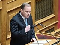 Τέμπη- Καραμανλής στην Προανακριτική: Θέ...