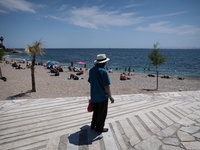 Καιρός: Έρχεται «μίνι» καύσωνας με 8°C π...