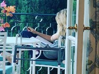 Η πρώτη φωτογραφία της Αμαλίας Κωστοπούλ...