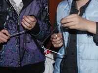 "Κομμένα" φέτος τα κάλαντα- Βρ...