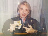 Χορταρέας: Έβγαλε τα ράσα και επιστρέφει...