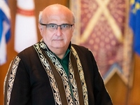 Πανεπιστήμιο Πατρών: Ο Πρύτανης καλωσορί...