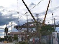 ΠΑΤΡΑ: Απομακρύνθηκε η πεζογέφυρα από τη...