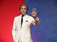 Valentino: Ο «αυτοκράτορας» που έντυσε σ...