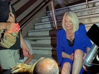 MAD VMA 2022: «Φυγαδεύτηκε» και δεν επέσ...