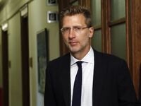 Άκης Σκέρτσος: Τον Ιούλιο έρχεται νέο πρ...