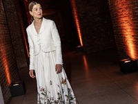 Η Ρόζαμουντ Πάικ και οι πεταλουδίτσες Di...