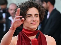 Ο νεαρός σταρ Τιμοτέ Σαλαμέ πήρε συμβουλ...