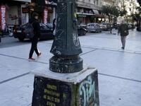 Οι περίτεχνοι φανοστάτες που έδωσαν φως ...