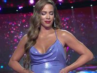 O Βελισσάρης τραγουδά "Πάρε το σκάν...