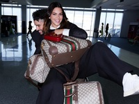 Κένταλ Τζένερ και Bad Bunny ταξιδεύουν ω...