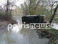Ηλεία: Σώθηκε «παρά τρίχα» οδηγός φορτηγού που παρασύρθηκε από χείμαρρο