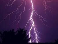 ΗΠΑ: Κεραυνός σκότωσε μητέρα που περίμεν...