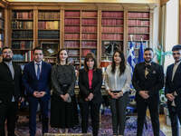 Ρομά στο Προεδρικό Μέγαρο: Η Γωγώ, ο Γιώ...