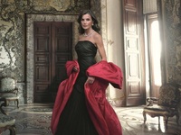 Λετίσια: Με συλλεκτικό Balenciaga στο ολ...