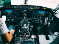 Πιλότος με πλαστά πιστοποιητικά πετούσε ...