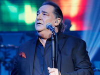 Πέθανε ο Βασίλης Καρράς