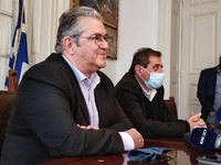 Στο Δημαρχείο της Πάτρας ο Δημ. Κουτσούμ...