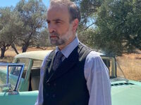 Άγιος έρωτας: Ο Παύλος γνωρίζει την Ελευ...