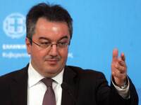 Ηλ. Μόσιαλος: Αγοράστε όλες τις πατέντες...