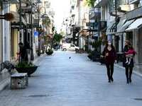 Πάτρα: Κλειστά και τα εμπορικά μαζί με τ...