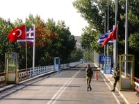  Η Ελλάδα ζητεί την αναστολή της τελωνει...