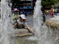 Καλό μήνα με αφρικανική ζέστη! Πάνω από ...
