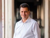 Πέτρος Ψωμάς: «Όποιον θεωρείς επικίνδυνο...