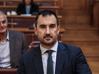 Παραιτήθηκε ο Αλέξης Χαρίτσης από πρόεδρ...