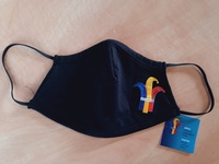 Τριακόσιες επιπλέον αριθμημένες μάσκες π...