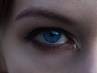 Τα μάτια μου τρέχουν συνέχεια δάκρυα. Τι...