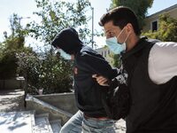 Κολωνός: «Προσπάθεια παγίδευσης, θα μιλή...