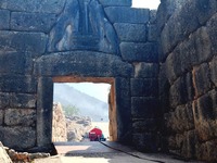 Μενδώνη στις Μυκήνες: Το πολύ - πολύ οι ...