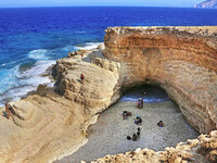 Η κρυφή παραλία του Αιγαίου που… ασπρίζε...