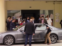 Παρουσία του Γιάννη Καρβέλη ο εμβολιασμό...