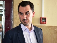 Χαρίτσης: Δεν κρατιούνται να έρθουν ξανά...