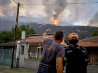 Φωτιά στον Φενεό Κορινθίας: Μεγάλη αναζω...