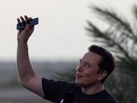 Ο Έλον Μασκ συμβουλεύει τον εαυτό του: «...