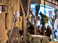 Κουκάκι: Η Αστυνομία εκκένωσε το κτίριο ...