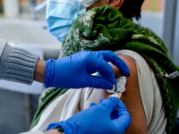 Εμβόλιο κορωνοϊού: Ανοίγει σήμερα η πλατ...