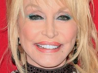 Η Ντόλι Πάρτον αποσύρεται από την υποψηφ...