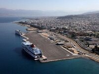 Μέτρα και στο λιμάνι της Πάτρας λόγω κορ...