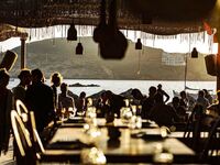 Μύκονος: 7 κρούσματα στο Alemagou - Δεν ...